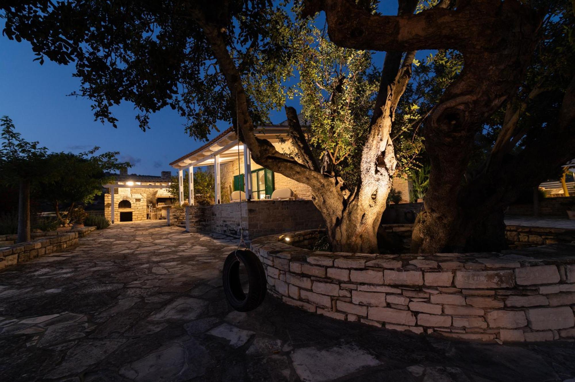 Carob Villa Moírai Exteriör bild